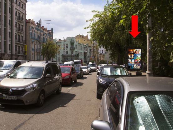 Фото рекламної площини за адресою Жилянская ул., 38 / ул. Владимирская, в сторону пл. Победы
