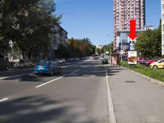 Фото рекламної площини за адресою Кловский спуск, 7, в сторону ул. Институтской