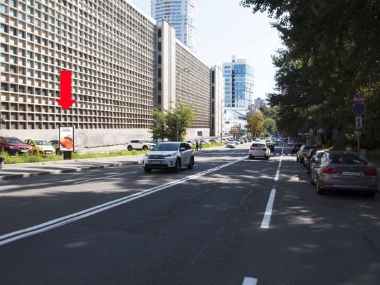 Фото рекламной плоскости по адресу Кловский спуск, 7, в сторону ул, Мечникова