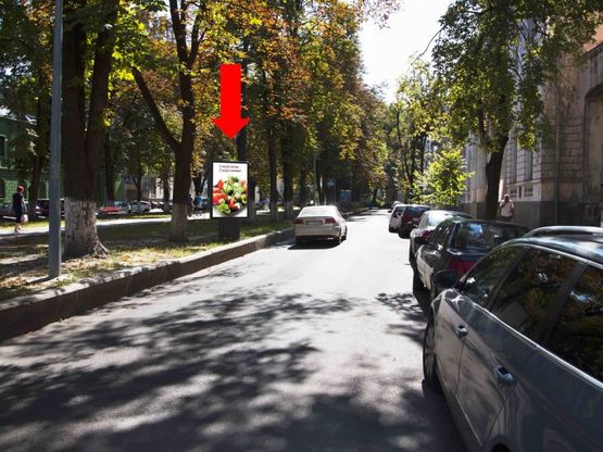 Фото рекламной плоскости по адресу Липская ул.,16 / пер. Липский, напротив ресторана "Липский особняк", в сторону ул. Орлика