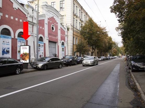 Фото рекламної площини за адресою Московская ул., 8, в сторону ст. м. «Арсенальная»