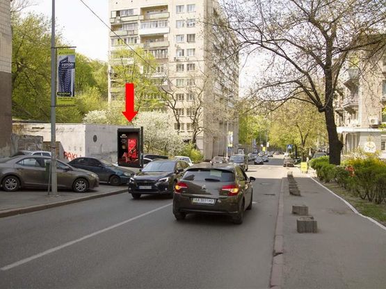 Фото рекламної площини за адресою Кловский спуск, 20, в сторону ул. Мечникова