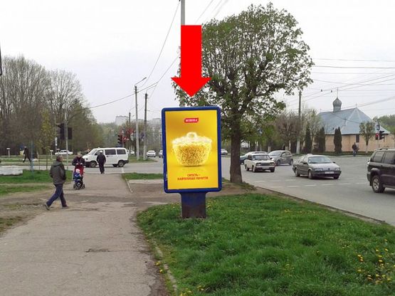 Фото рекламної площини за адресою Комарова ул. / Воробкевича ул., возле гостиницы "Черемош", в сторону Героев Майдана ул. (бывш. Красноармейская ул.)