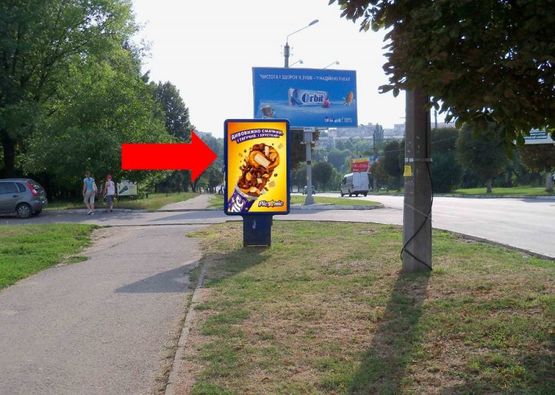 Фото рекламной плоскости по адресу Комарова ул. / Воробкевича ул., возле гостиницы "Черемош", в сторону Героев Майдана ул. (бывш. Красноармейская ул.)