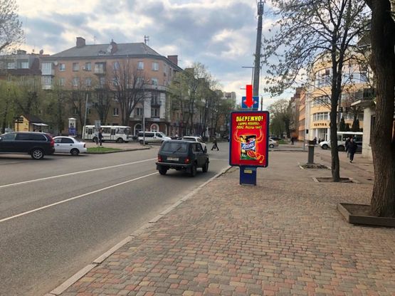 Фото рекламной плоскости по адресу Крещатик ул., возле музея им. Шевченко, со стороны ТРЦ "Крещатик-сити" Фото рекламной плоскости по адресу Крещатик ул., возле музея им. Шевченко, со стороны ТРЦ "Крещатик-сити"