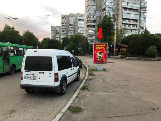 Фото рекламной плоскости по адресу Шевченка бул. / 700-летия Черкасс пл., возле ресторана "Папа Карло", в центр