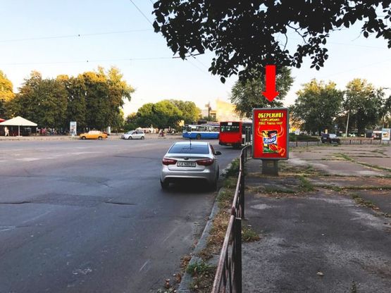 Фото рекламної площини за адресою Шевченко бул., 472, напротив 700-летия Черкасс пл., ресторана "Папа Карло", из центра