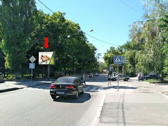 Фото рекламной плоскости по адресу Динамовская ул. - ул. Тринклера, в сторону ул. Новгородской