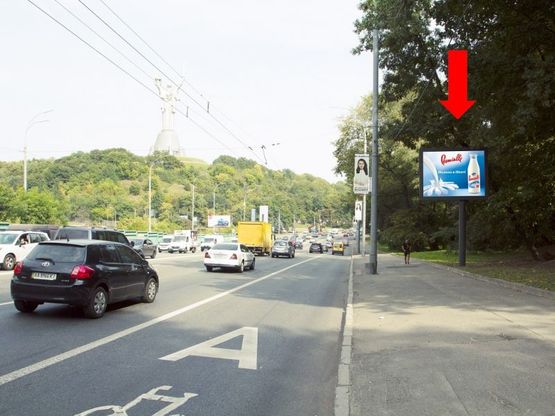 Фото рекламной плоскости по адресу Дружбы Народов бул., 150м. до пл. ГВОВ, в сторону моста Патона Фото рекламной плоскости по адресу Дружбы Народов бул., 150м. до пл. ГВОВ, в сторону моста Патона