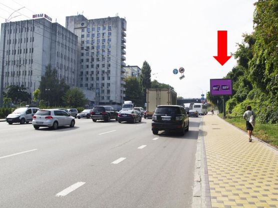 Фото рекламної площини за адресою Дружбы Народов бул. / ул. Кургановская, в сторону ст. м. «Дружбы Народов»