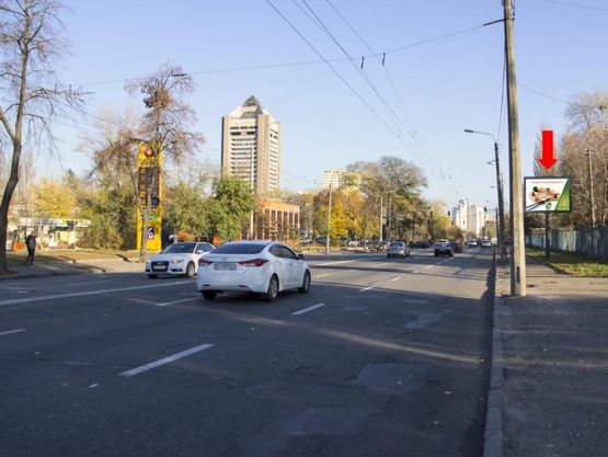 Фото рекламной плоскости по адресу Ильенко ул. (бывш. Мельникова ул.), 50, напротив, в сторону ст. м. «Лукьяновка», центра