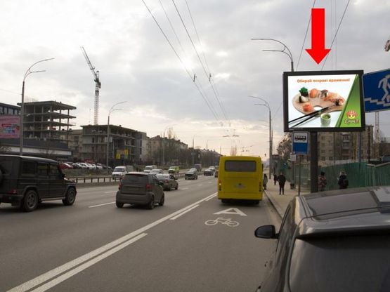 Фото рекламной плоскости по адресу Дружбы народов бул., 8 - ул. Чешская, напротив супермаркета "Novus", в сторону Лыбедской пл.