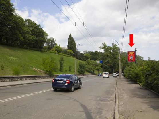 Фото рекламної площини за адресою Подольский спуск, в сторону ул. Кирилловской (бывш. ул. Фрунзе)