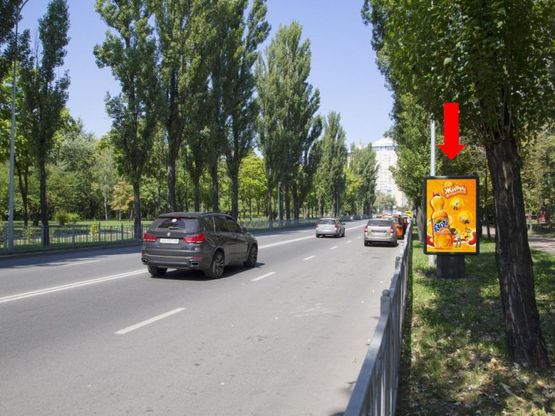 Фото рекламной плоскости по адресу Русановская набережная, 18, возле супремаркета "АТБ", в сторону ст. м. «Левобережная»