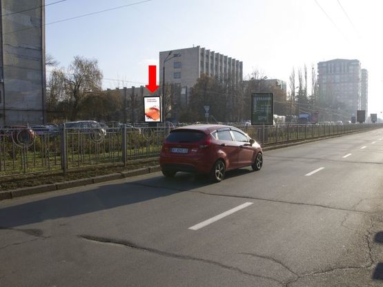 Фото рекламної площини за адресою Народного Ополчения ул., 3, на разделителе, в сторону аэропорта "Киев"