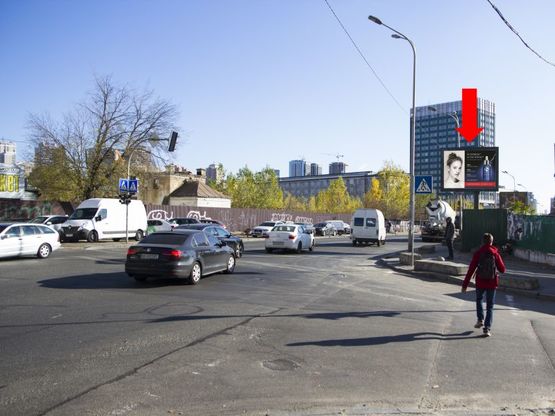 Фото рекламної площини за адресою Короленковская ул. -  ул. Физкультуры, на светофоре, напротив "Мегамаркета", в сторону ул. Федорова