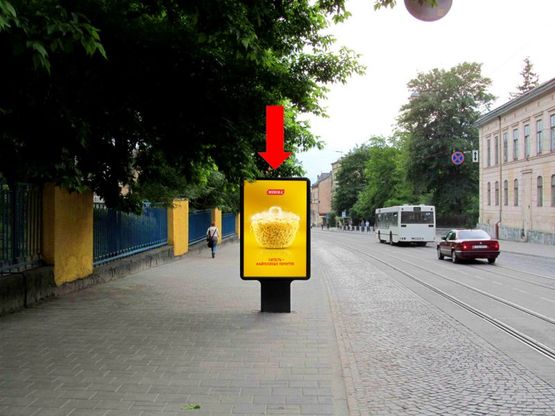 Фото рекламной плоскости по адресу Лычаковская ул., 37, напротив, в центр Фото рекламной плоскости по адресу Лычаковская ул., 37, напротив, в центр