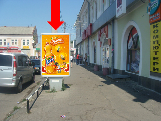 Фото рекламной плоскости по адресу Шевченко ул. / Новий Базар ул., 1, Центральный рынок, возле магазина "Обувной Бум"