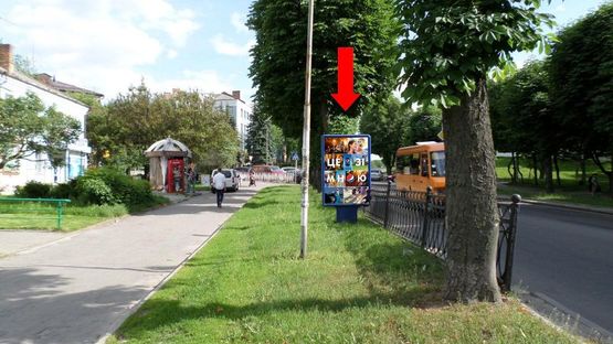 Фото рекламної площини за адресою Черновола ул., 39 / Новака ул., из центра