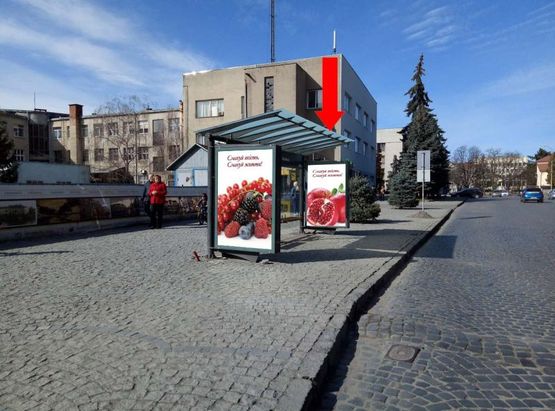 Фото рекламной плоскости по адресу Почтовая пл., в сторону пл. Дружбы Народов, остановка
