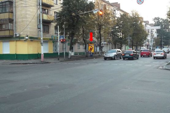 Фото рекламної площини за адресою Киевская ул., 86 / Мазепы ул. (бывш. ул. Мануильского), на светофоре