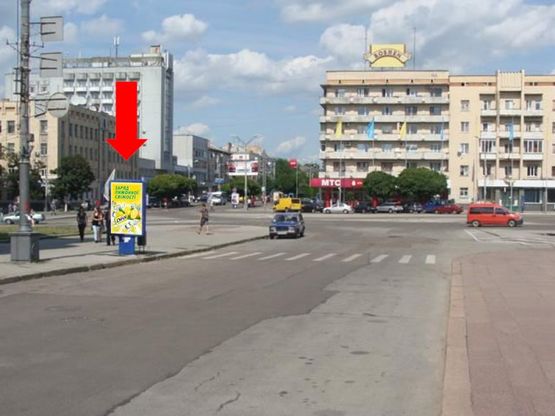 Фото рекламної площини за адресою Соборная пл. / ул. Кафедральная, возле БТА банка, Суда