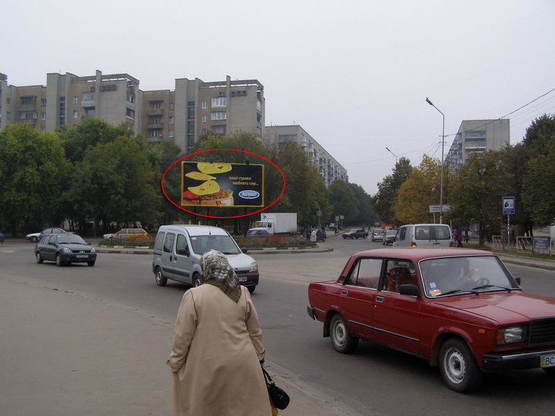 Фото рекламной плоскости по адресу Петлюри (ринок новий на розв'язці) від вул. Любінської