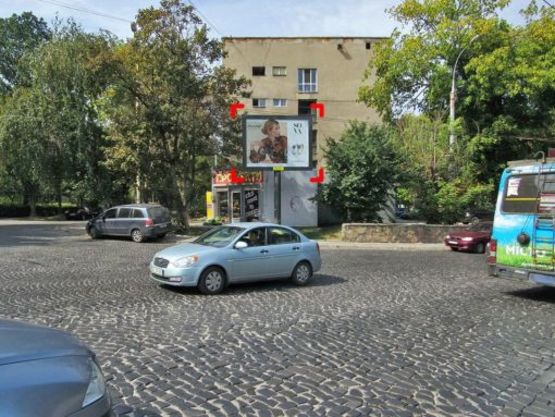 Фото рекламной плоскости по адресу пер. вул. Зелена – Тарновського, розмір 2,3 х 3,2 м скролл Фото рекламной плоскости по адресу пер. вул. Зелена – Тарновського, розмір 2,3 х 3,2 м скролл