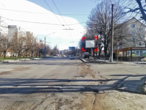 Фото рекламной плоскости по адресу вул. Вигоського, 7-й Скнилывський пр. 7, ТЦ "Вам" , розмір 2,3 х 3,2 м скролл Фото рекламной плоскости по адресу вул. Вигоського, 7-й Скнилывський пр. 7, ТЦ "Вам" , розмір 2,3 х 3,2 м скролл