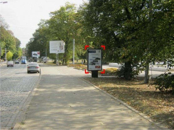 Фото рекламной плоскости по адресу вул. Вітовського (вхід в парк, зупинка), місце 2 Фото рекламной плоскости по адресу вул. Вітовського (вхід в парк, зупинка), місце 2