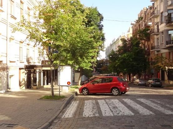 Фото рекламної площини за адресою Городецкого ул. 12(5) Фото рекламної площини за адресою Городецкого ул. 12(5)