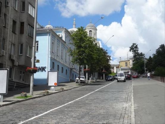 Фото рекламної площини за адресою Трехсвятительская ул. 3 (1), Европейская пл. Фото рекламної площини за адресою Трехсвятительская ул. 3 (1), Европейская пл.