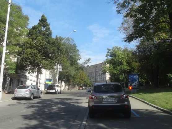 Фото рекламной плоскости по адресу Трехсвятительская ул. 7 (2) Фото рекламной плоскости по адресу Трехсвятительская ул. 7 (2)