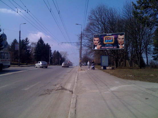 Фото рекламной плоскости по адресу Бандери (парк), А Фото рекламной плоскости по адресу Бандери (парк), А