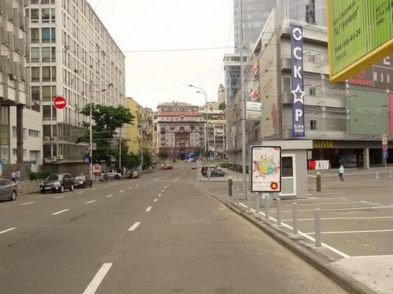 Фото рекламной плоскости по адресу Спортивная пл. 1, вход в Gulliver Фото рекламной плоскости по адресу Спортивная пл. 1, вход в Gulliver