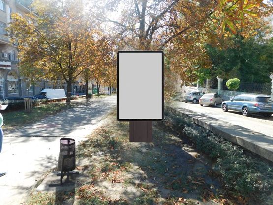 Фото рекламної площини за адресою Антоновича ул. разделитель Фото рекламної площини за адресою Антоновича ул. разделитель