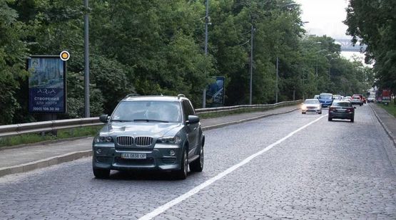 Фото рекламной плоскости по адресу Днепровский спуск 10 Фото рекламной плоскости по адресу Днепровский спуск 10