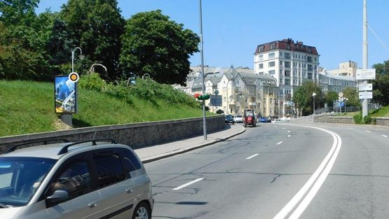 Фото рекламной плоскости по адресу Аллея Героев Крут 2