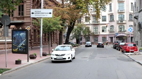 Фото рекламної площини за адресою Орлика Филиппа ул. 4