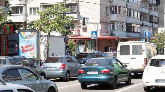 Фото рекламной плоскости по адресу Саксаганского ул. 85