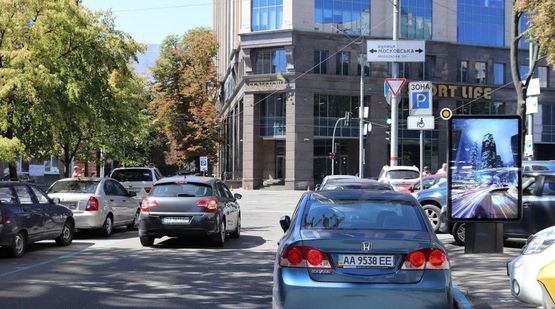 Фото рекламної площини за адресою Лейпцигская ул., напротив Спорт Лайфа