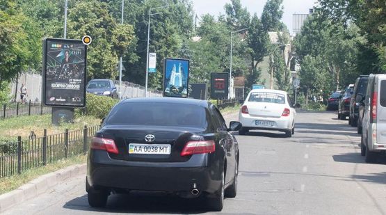 Фото рекламной плоскости по адресу Богдана Гаврилишина ул. разделитель, к Коперника ул. Фото рекламной плоскости по адресу Богдана Гаврилишина ул. разделитель, к Коперника ул.