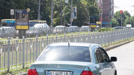 Фото рекламної площини за адресою Народного ополчения ул. разделитель, к Федора Эрнста ул.