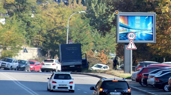 Фото рекламной плоскости по адресу Старонаводницкая ул. 6