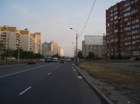 Фото рекламної площини за адресою Драгоманова, 19 Фото рекламної площини за адресою Драгоманова, 19