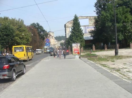 Фото рекламної площини за адресою Городоцкая ул.  83, вход в цирк