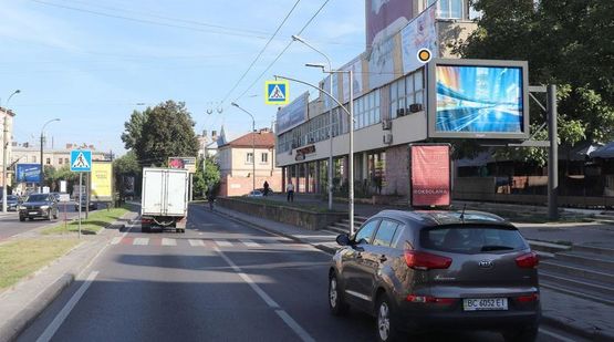 Фото рекламной плоскости по адресу Черновола В. пр. / Детька ул., из центра, Черновола В.пр. / Детька ул., Ночной Клуб Малевич
