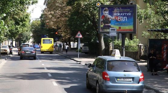 Фото рекламной плоскости по адресу Антоновича ул., 49 / Мельника ул., в центр Фото рекламной плоскости по адресу Антоновича ул., 49 / Мельника ул., в центр
