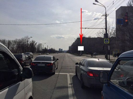 Фото рекламной плоскости по адресу t137A3,вул. Набережна Перемоги, в районі буд. 40, на автобусній зупинці Фото рекламной плоскости по адресу t137A3,вул. Набережна Перемоги, в районі буд. 40, на автобусній зупинці