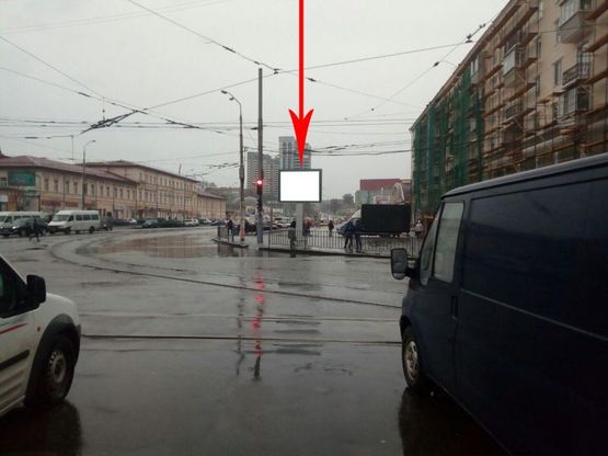 Фото рекламной плоскости по адресу t011A5,просп. Дмитра Яворницького - вул. Шмідта, рух у напрямку Центрального ринку "Озерка", біля світлофора